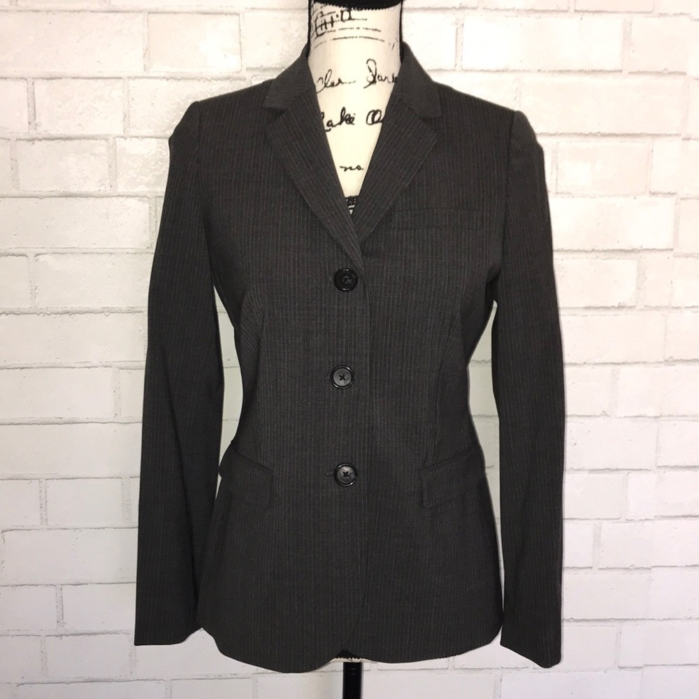 Banana Republic pinstripe suit - Picture 2 of 8